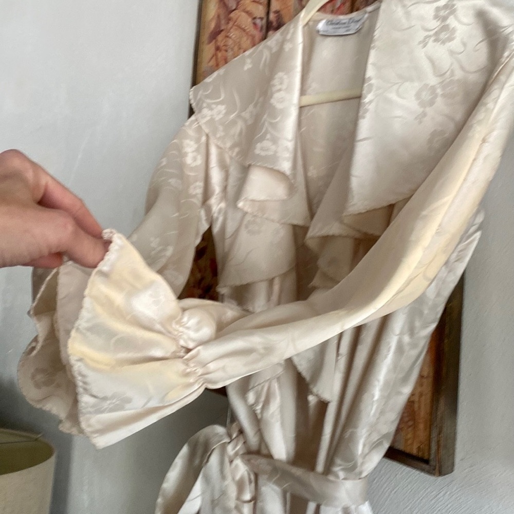 VINTAGE DIOR WEDDING ROBE - Picture 10 of 14